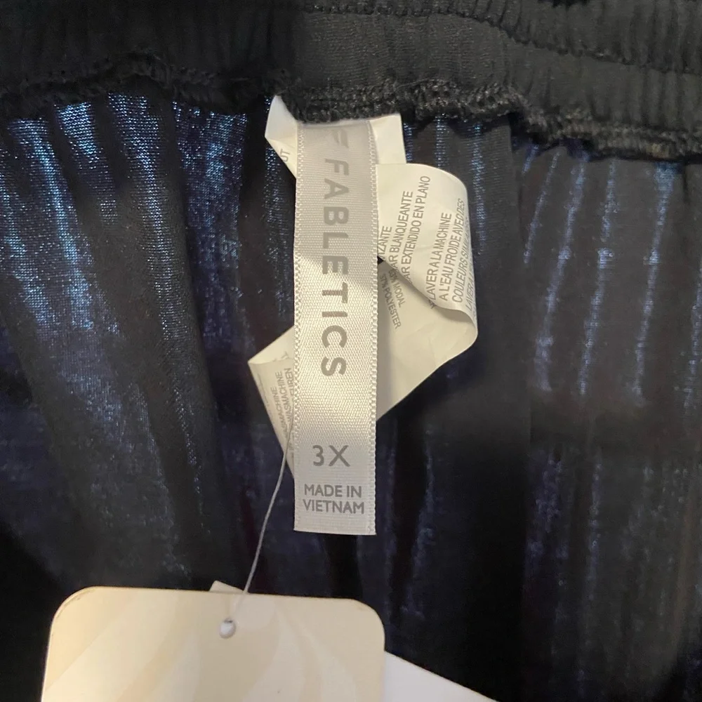 Fabletics, Beyond comfy Pants!! - Picture 2 of 4